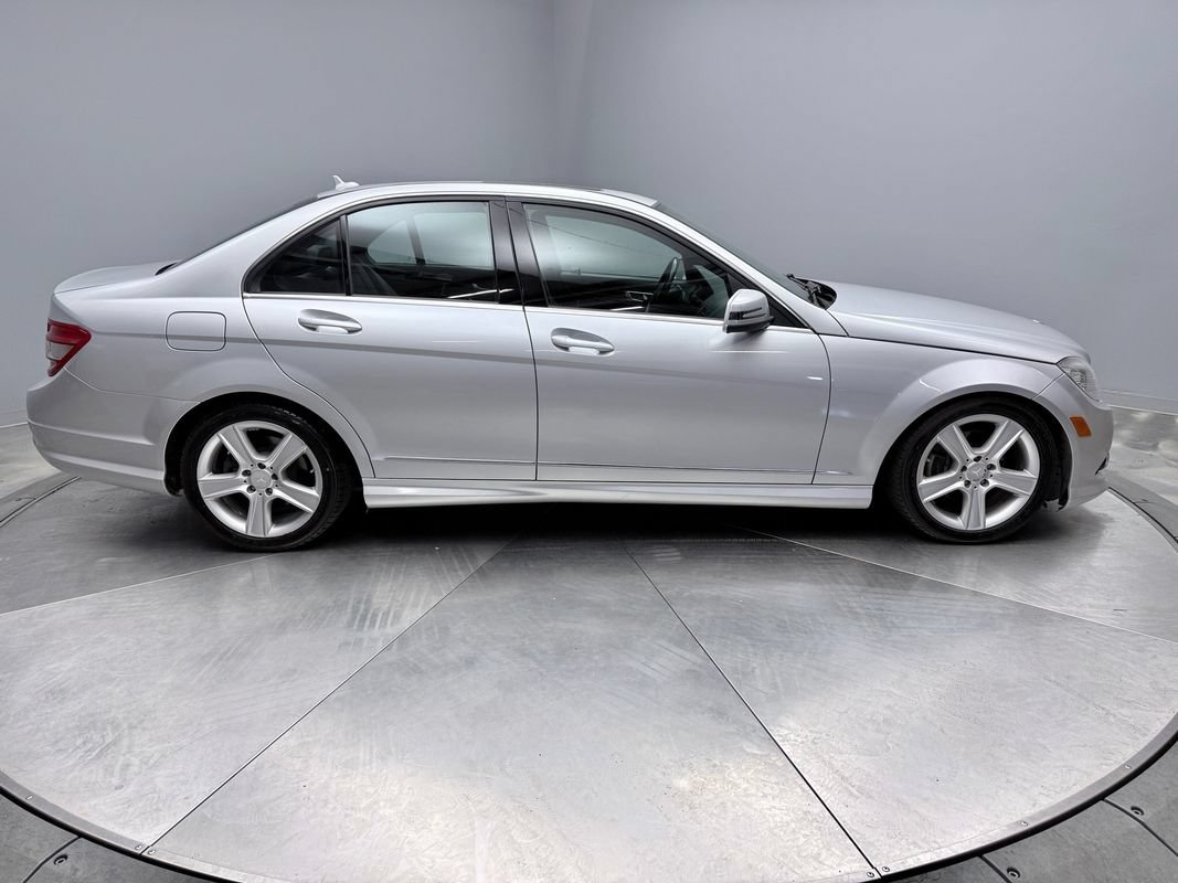 Used 2010 Mercedes-Benz C 300 4MATIC Sedan image 4