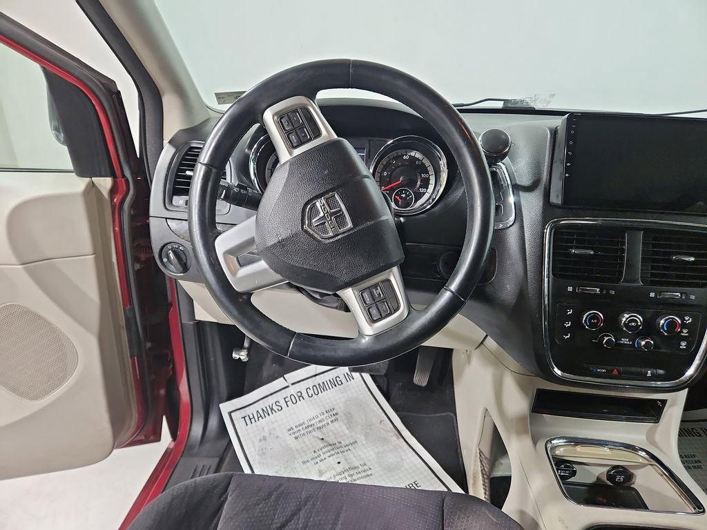 Used 2014 Dodge Grand Caravan SXT image 13