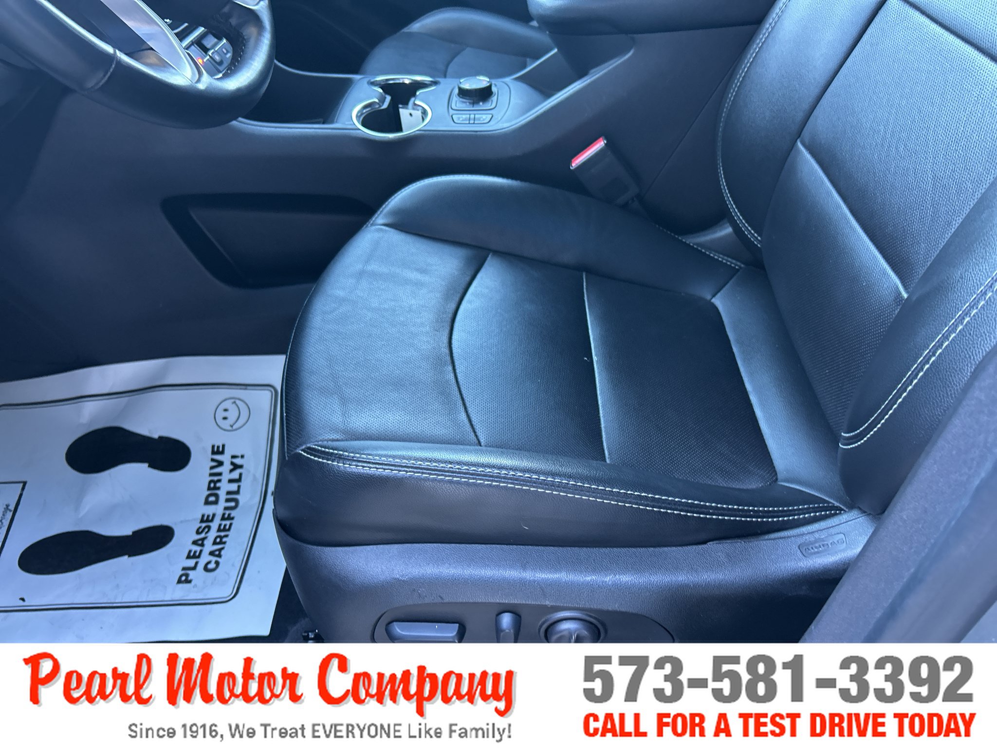 Used 2024 GMC Terrain SLT AWD/4WD image 10