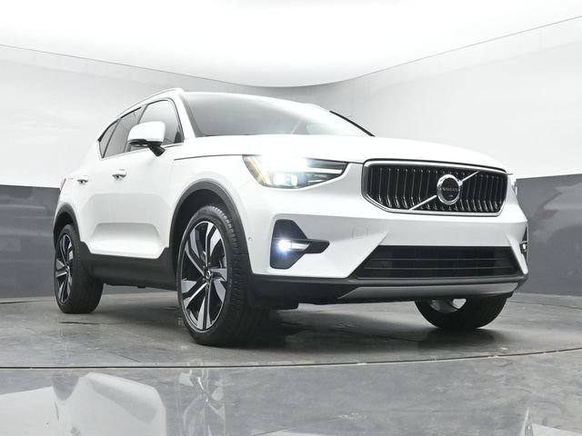 Used 2023 Volvo XC40 B5 Ultimate w/ Protection Package Premier AWD/4WD image 37