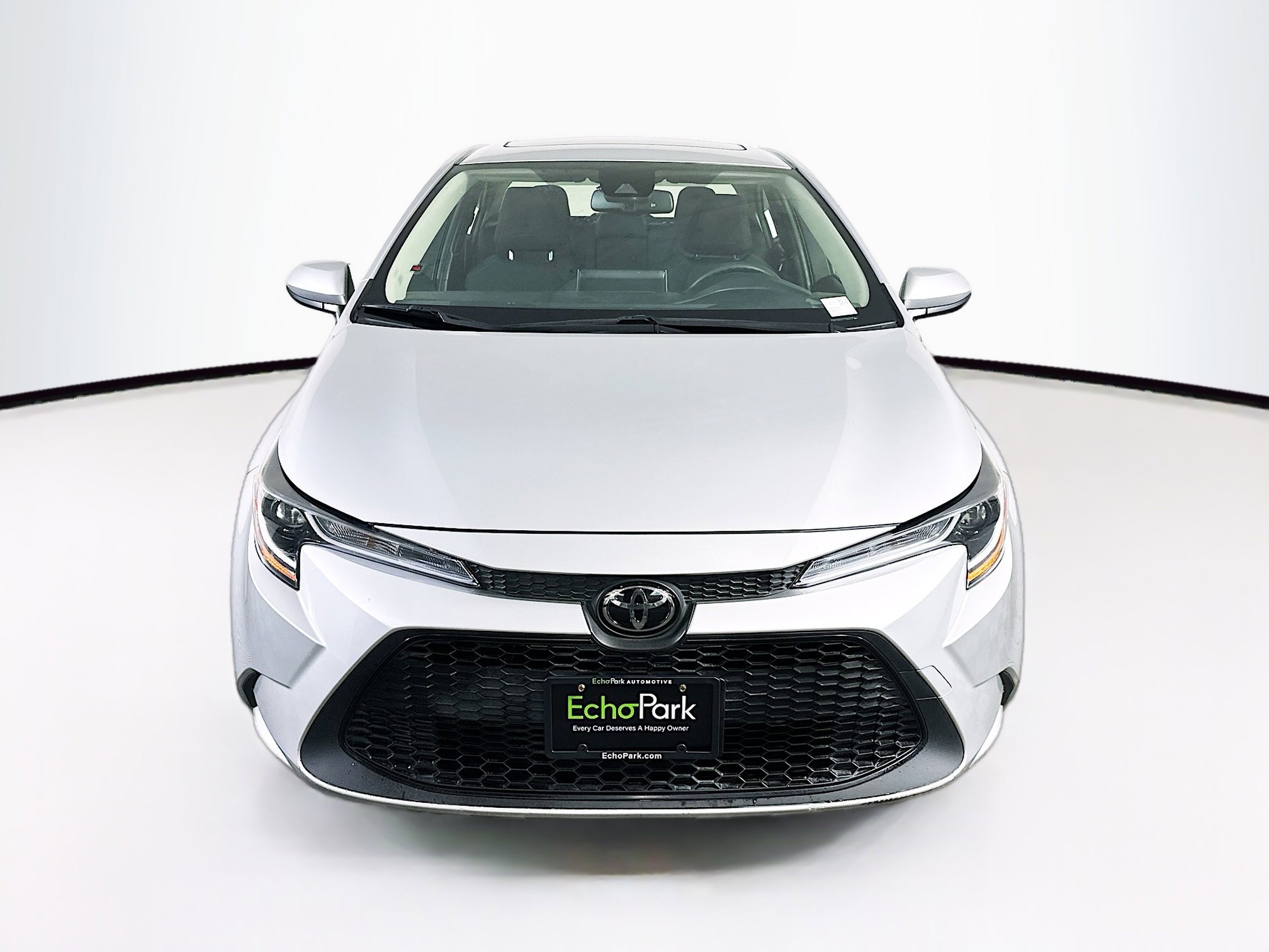 Used 2020 Toyota Corolla LE w/ LE Premium Package FWD image 2