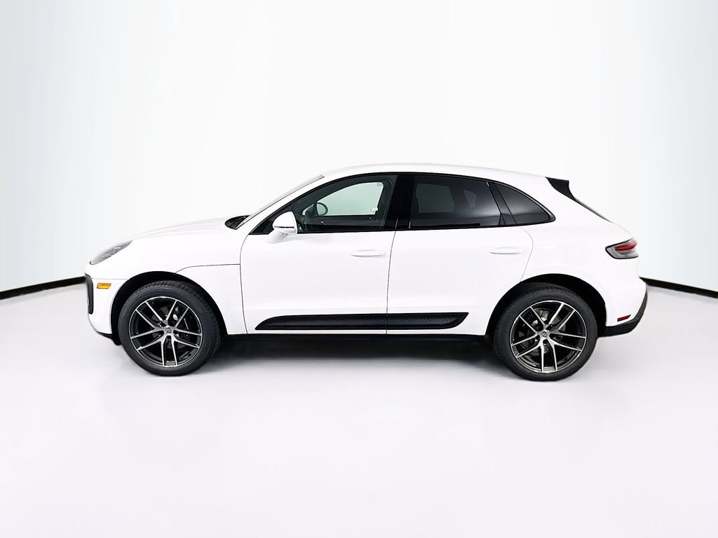 Certified 2026 Porsche Macan AWD/4WD image 2