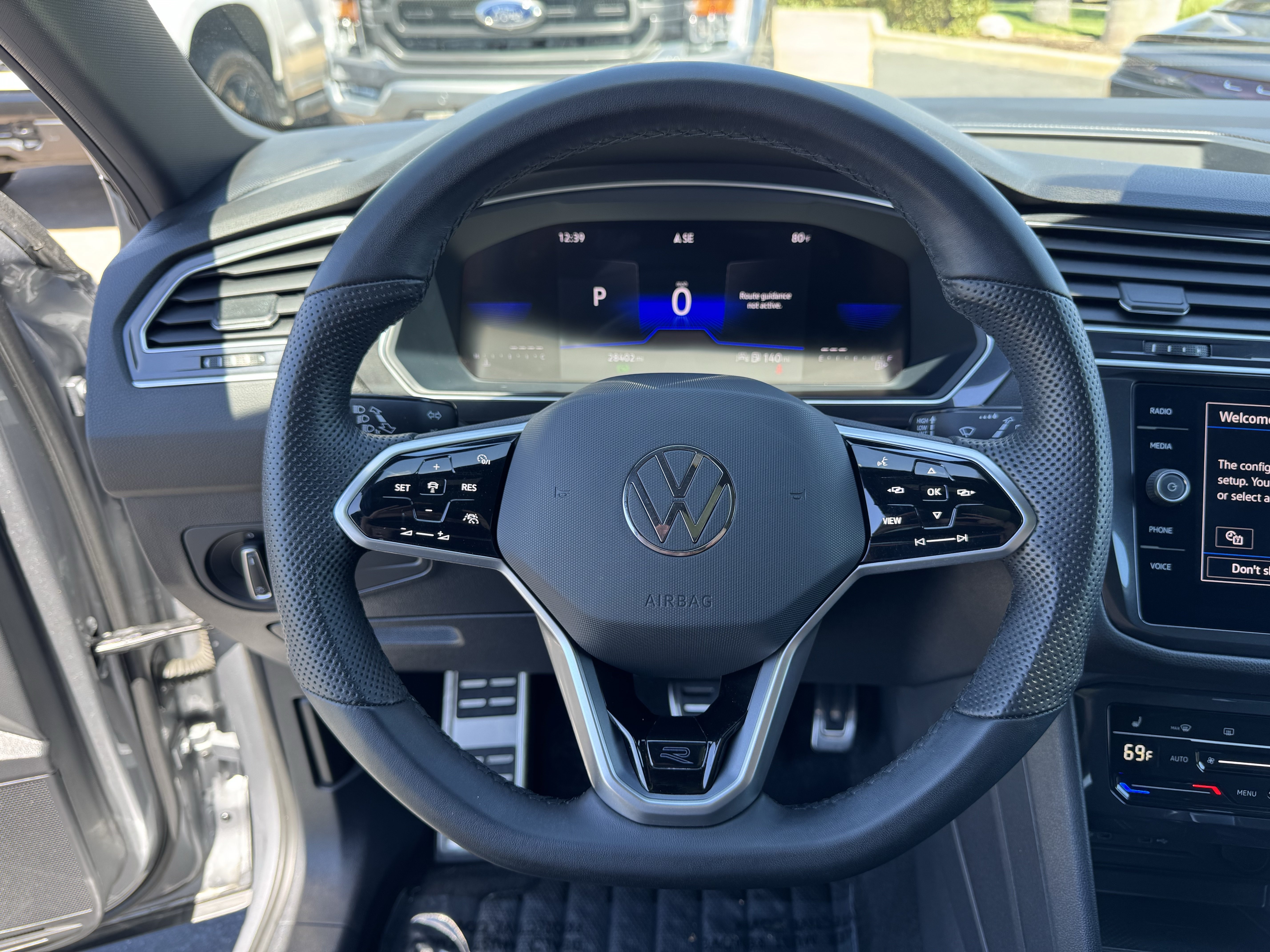 Used 2024 Volkswagen Tiguan SE R-Line FWD image 19