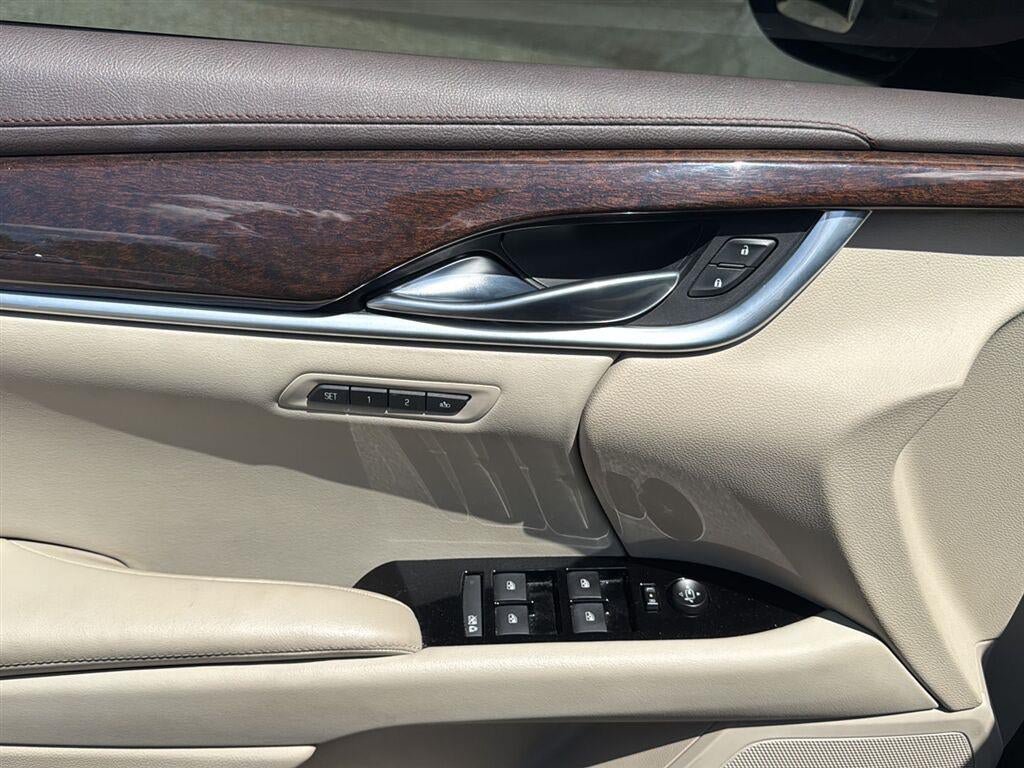 Used 2016 Cadillac XTS Luxury w/ Driver Awareness Package FWD image 24