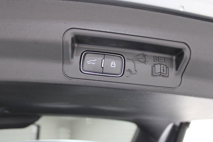 Used 2023 Ford Explorer XLT w/ Equipment Group 202A image 14