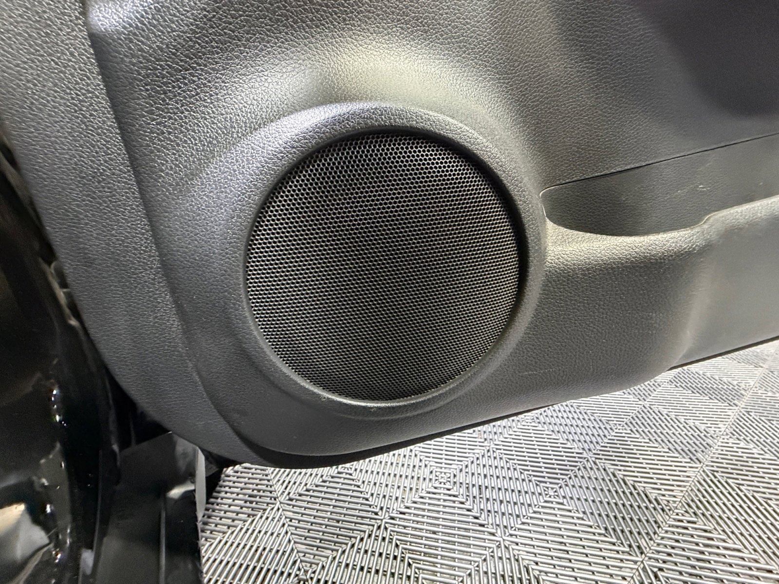 Used 2019 Nissan Rogue S FWD image 27