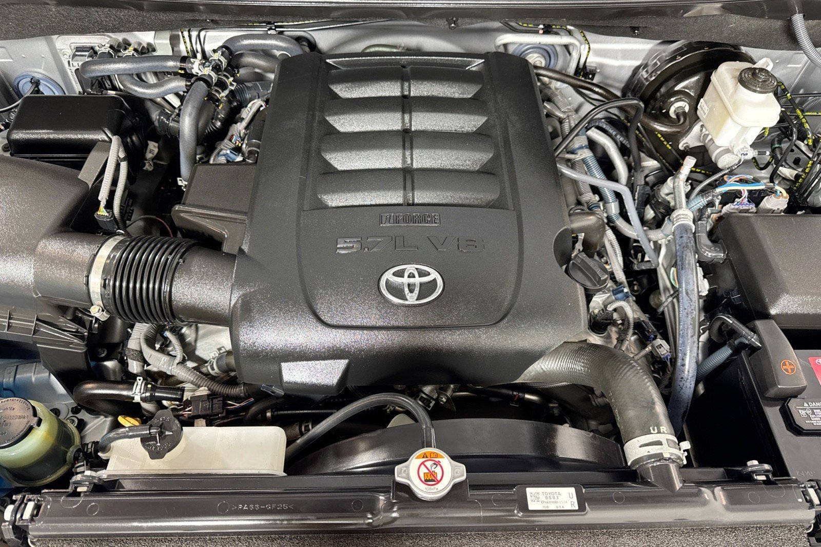 Used 2019 Toyota Sequoia Limited w/ Safety & Convenience Package AWD/4WD image 30