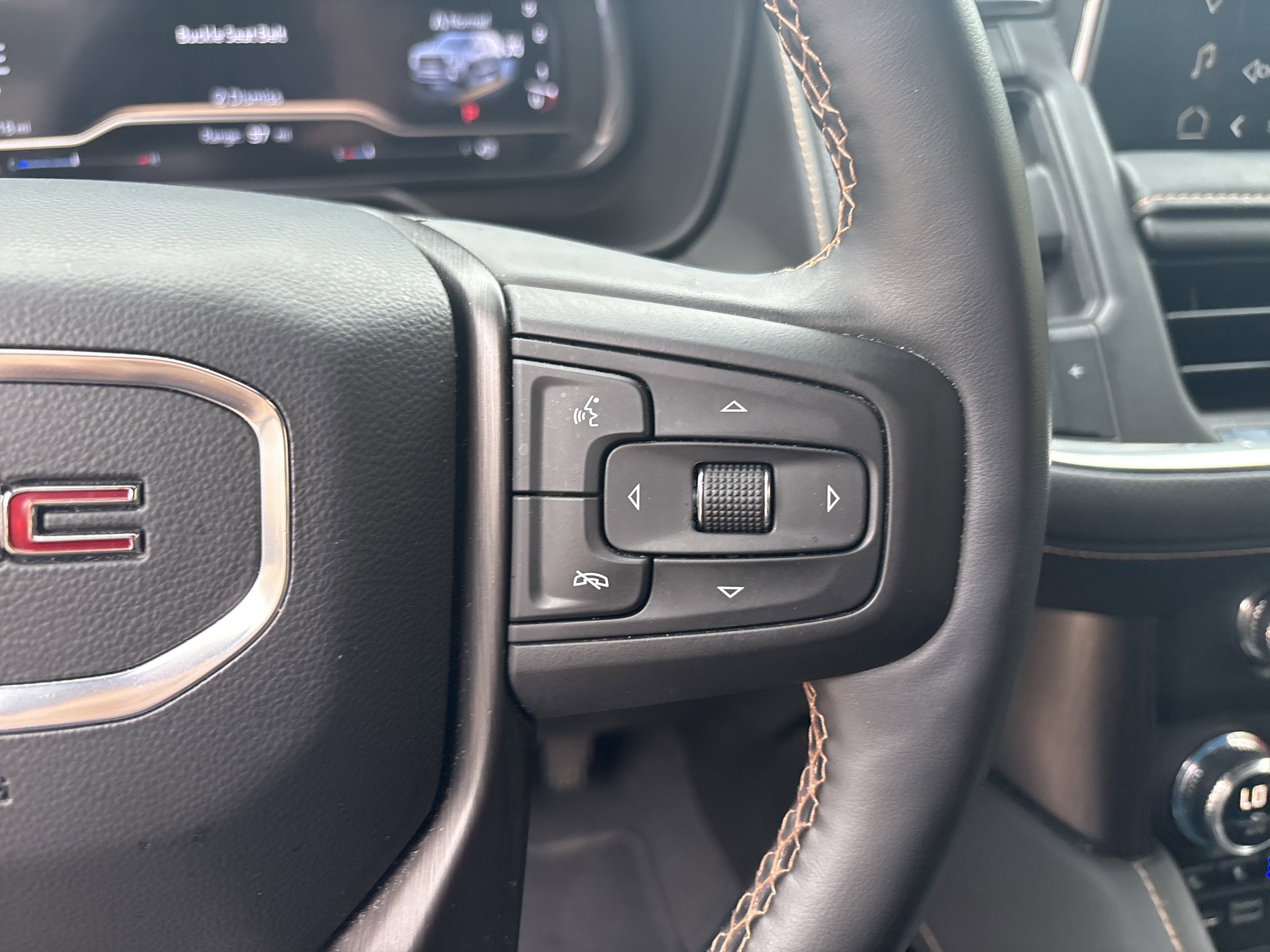 Used 2023 GMC Yukon AT4 AWD/4WD image 20
