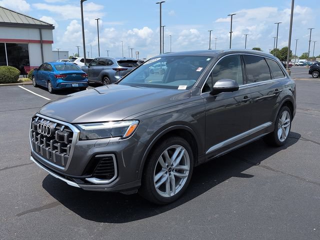 Used 2025 Audi Q7 3.0T Premium Plus AWD/4WD image 3