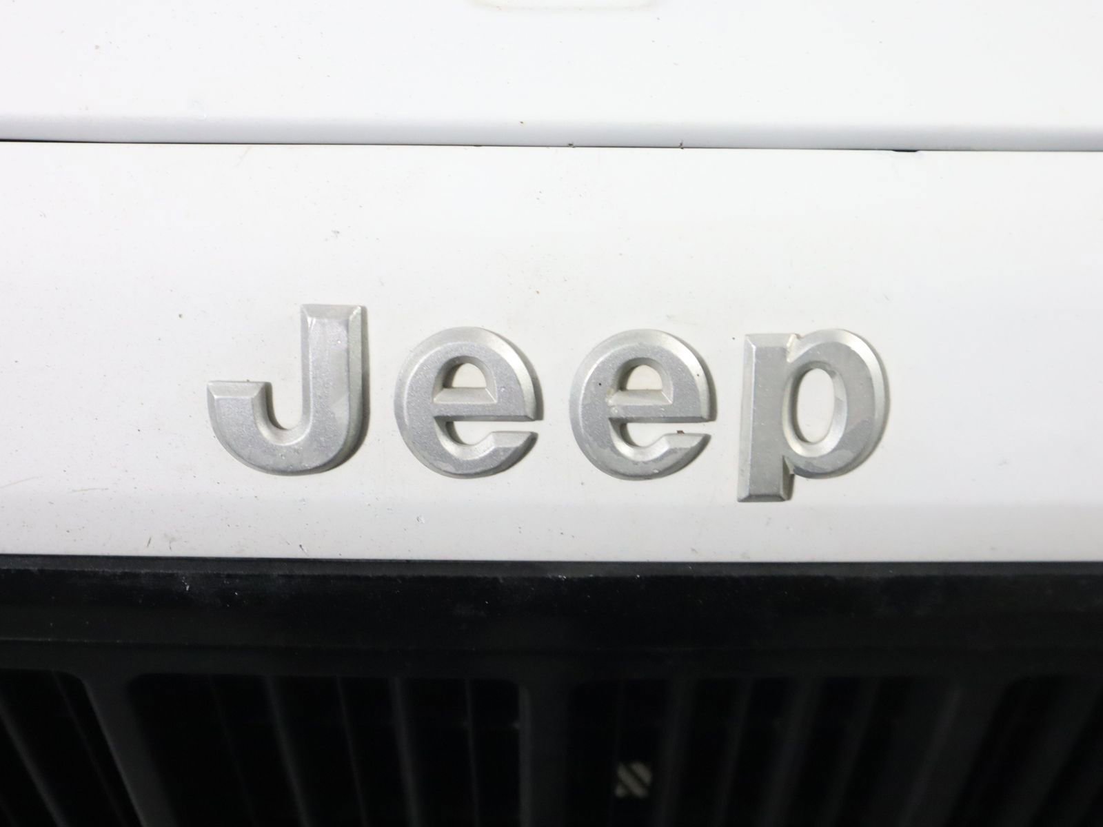 Used 1993 Jeep Cherokee 4WD 2-Door image 12