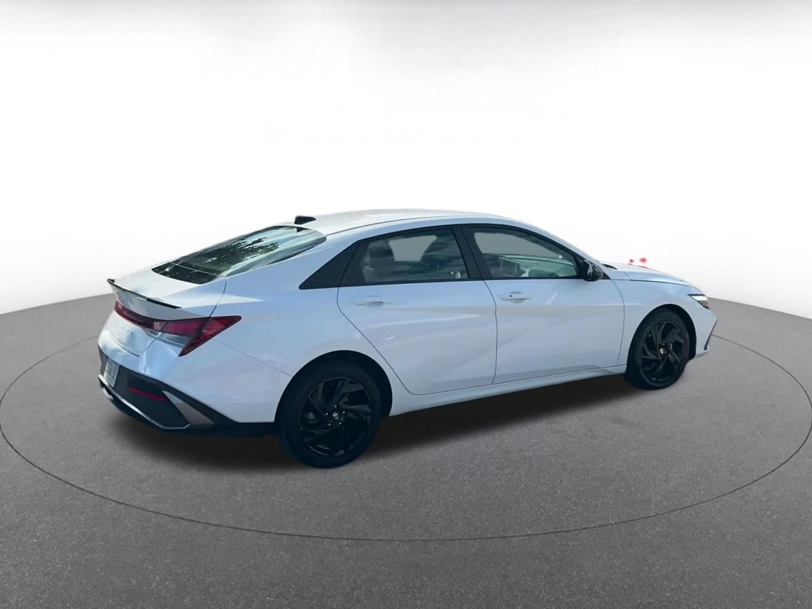 Used 2026 Hyundai Elantra Sport FWD image 14