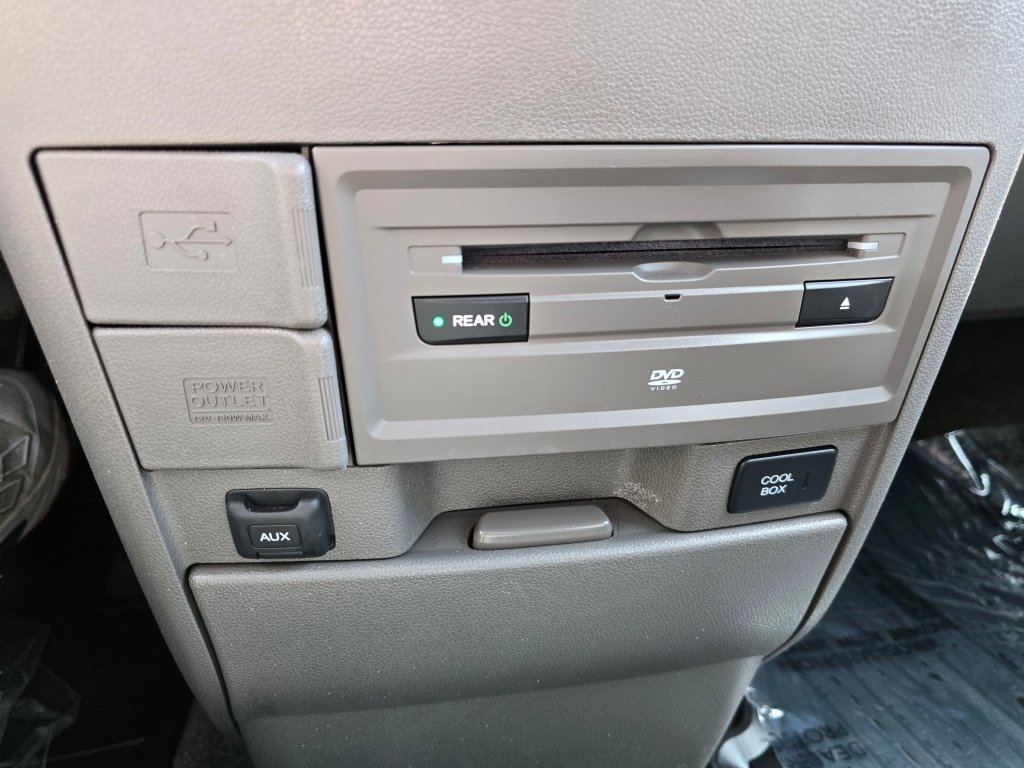Used 2016 Honda Odyssey Touring Elite image 14