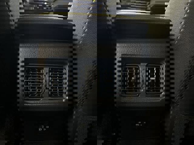 Used 2025 Toyota Camry SE image 21