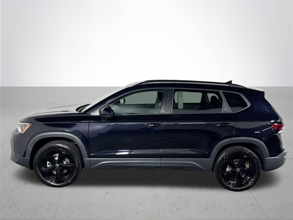 New 2025 Volkswagen Taos SE image 9