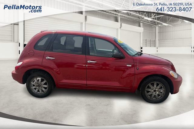 Used 2007 Chrysler PT Cruiser Touring FWD image 2