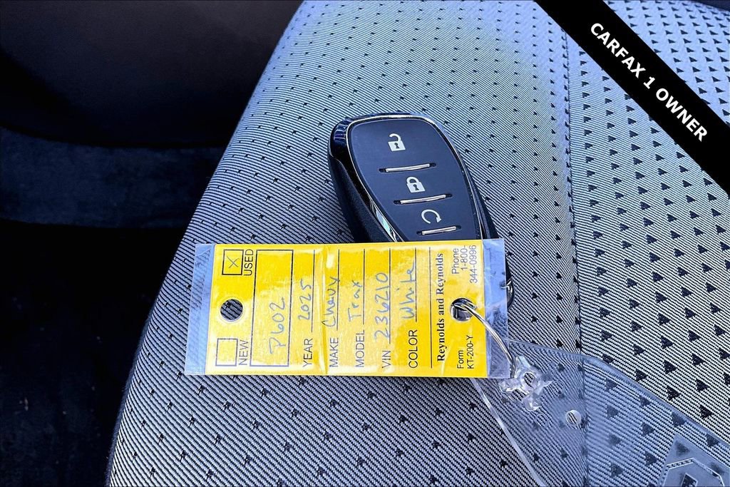 Used 2025 Chevrolet Trax LT w/ LT Convenience Package image 33