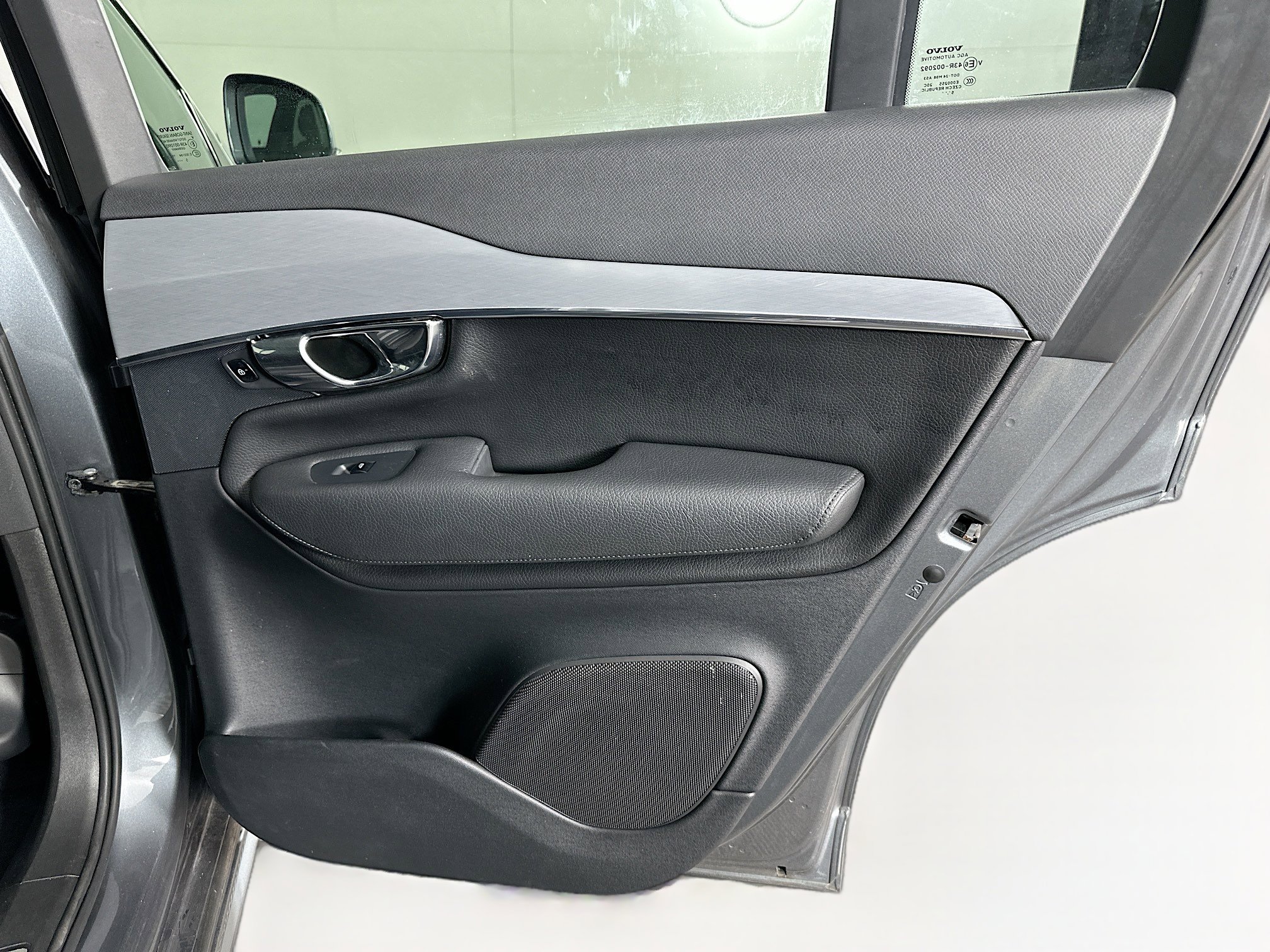 Used 2016 Volvo XC90 T5 Momentum image 29