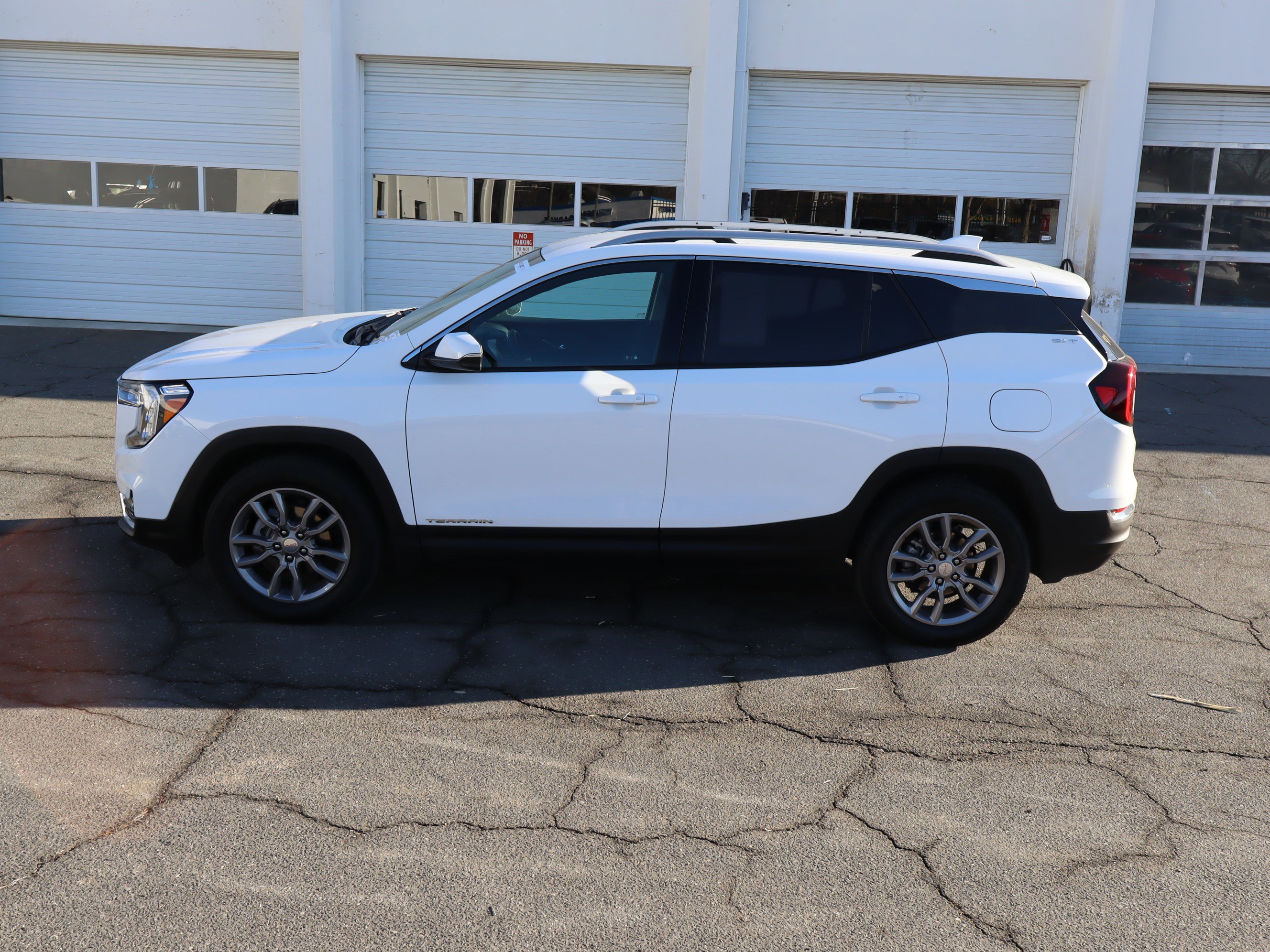 Certified 2024 GMC Terrain SLT image 7