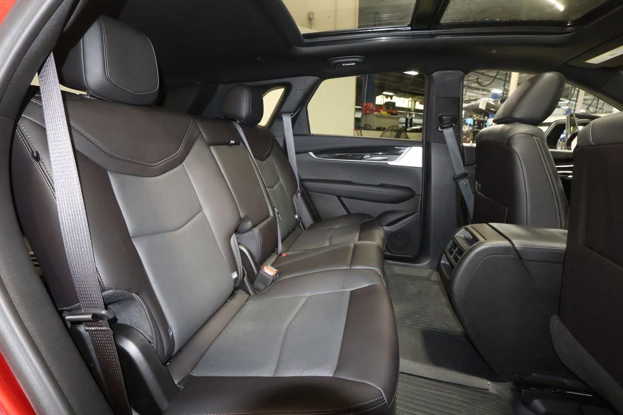 Used 2025 Cadillac XT5 Premium Luxury w/ Technology Package AWD/4WD image 26