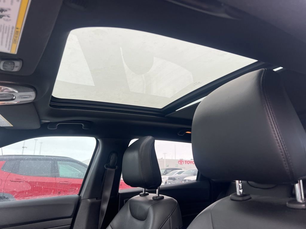 Used 2024 Jeep Compass Latitude w/ Sun and Sound Group image 20