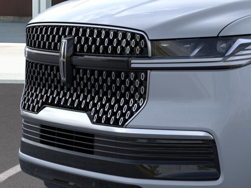 New 2026 Lincoln Navigator Premiere AWD/4WD image 17