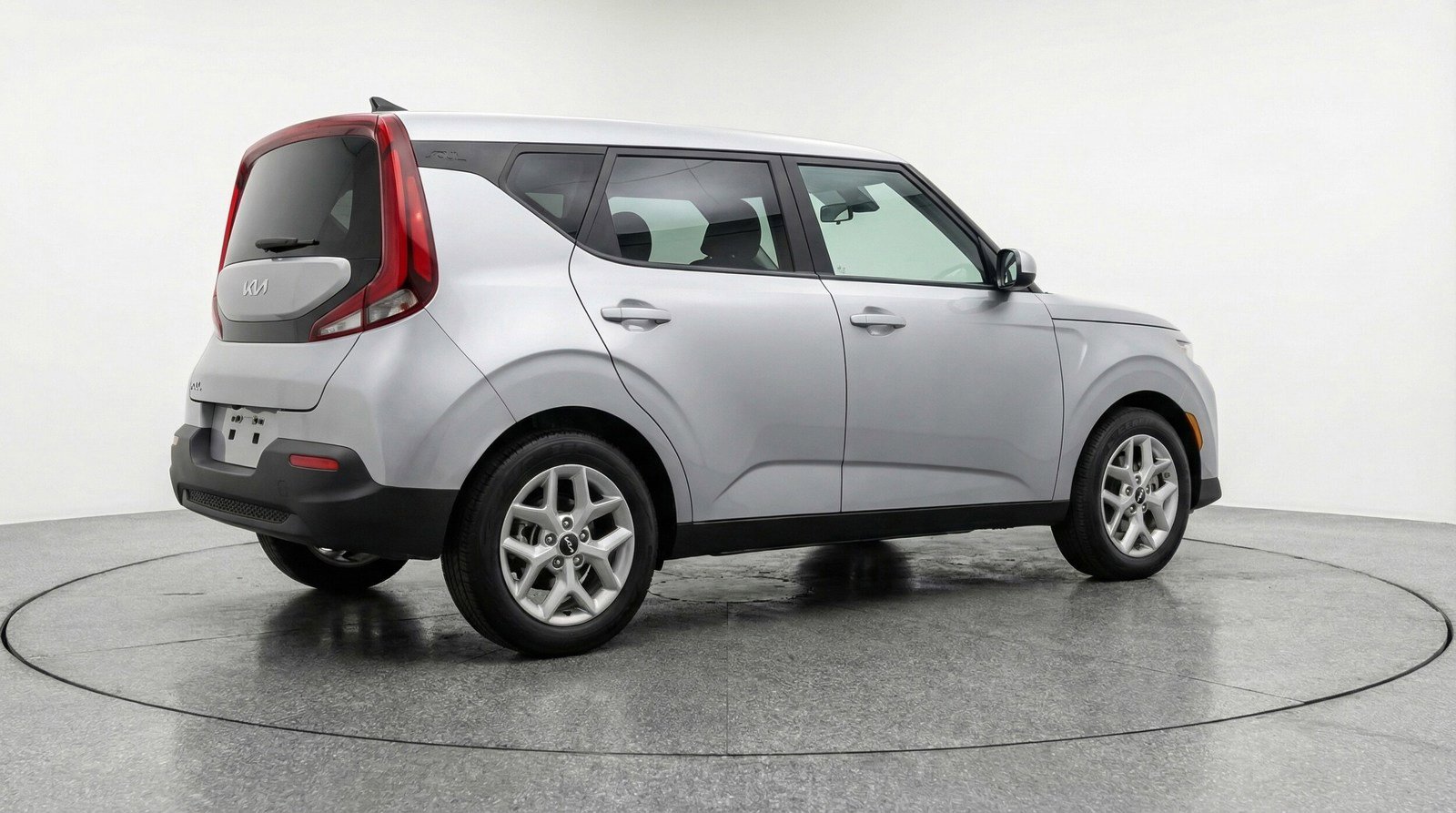 Used 2025 Kia Soul LX w/ LX Technology Package FWD image 7