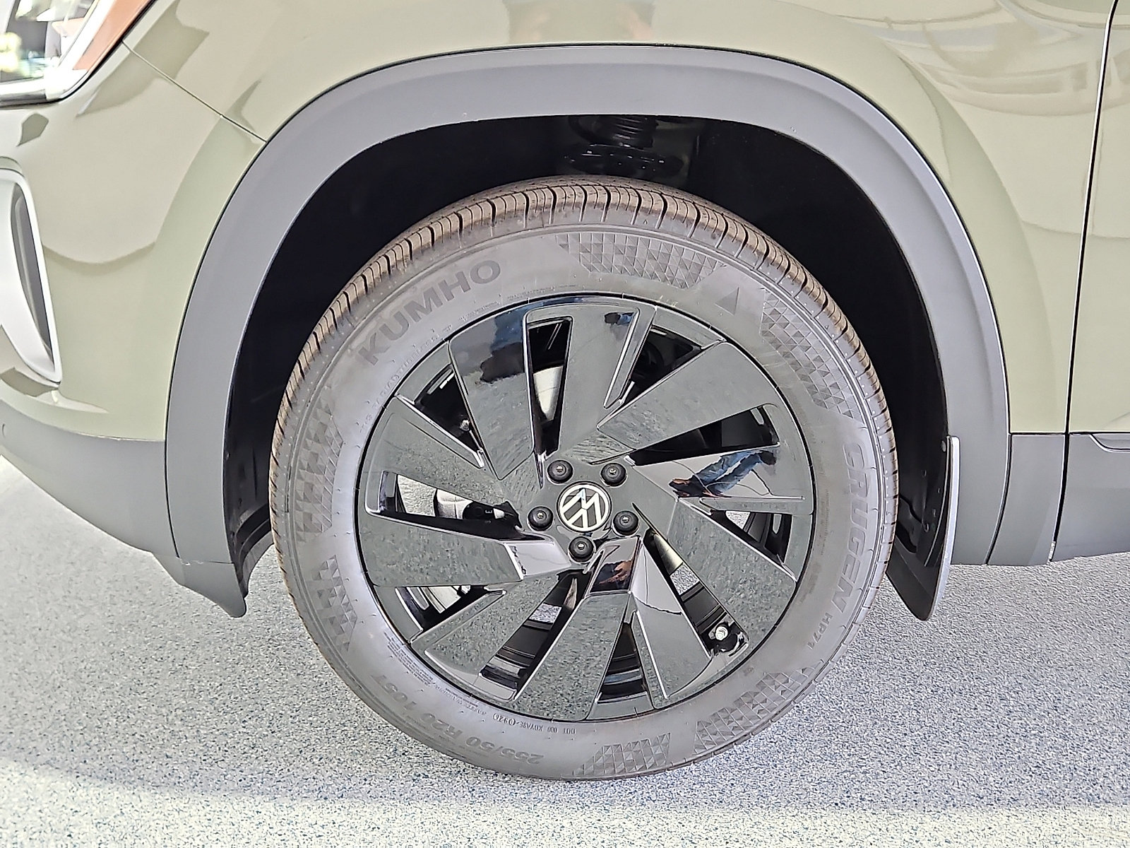 New 2026 Volkswagen Atlas SE FWD image 6