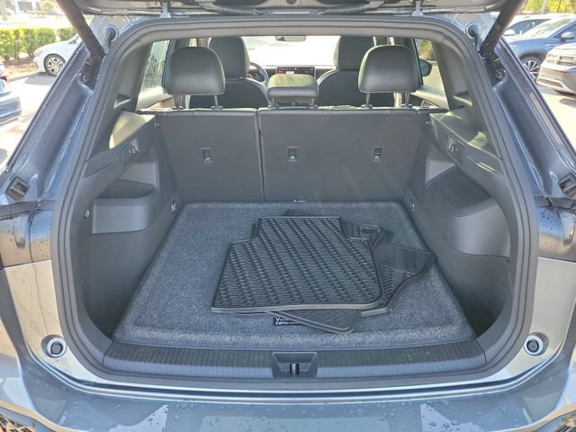 Certified 2025 Volkswagen Tiguan SE R-Line AWD/4WD image 8