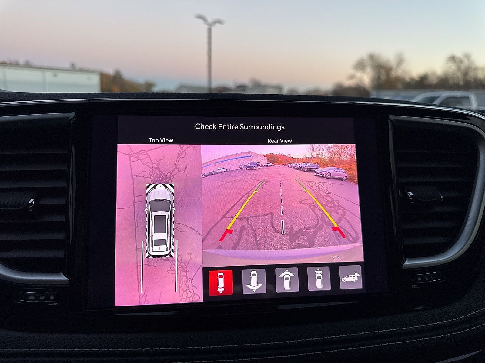 Used 2023 Chrysler Pacifica Limited w/ S Appearance Package image 27