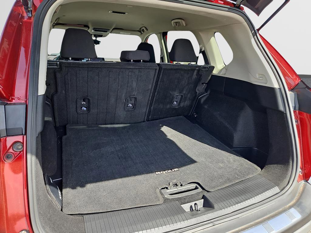 Used 2023 Nissan Rogue SV image 9