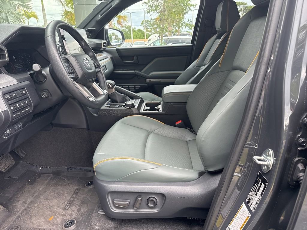 Used 2025 Toyota 4Runner Trailhunter AWD/4WD image 6