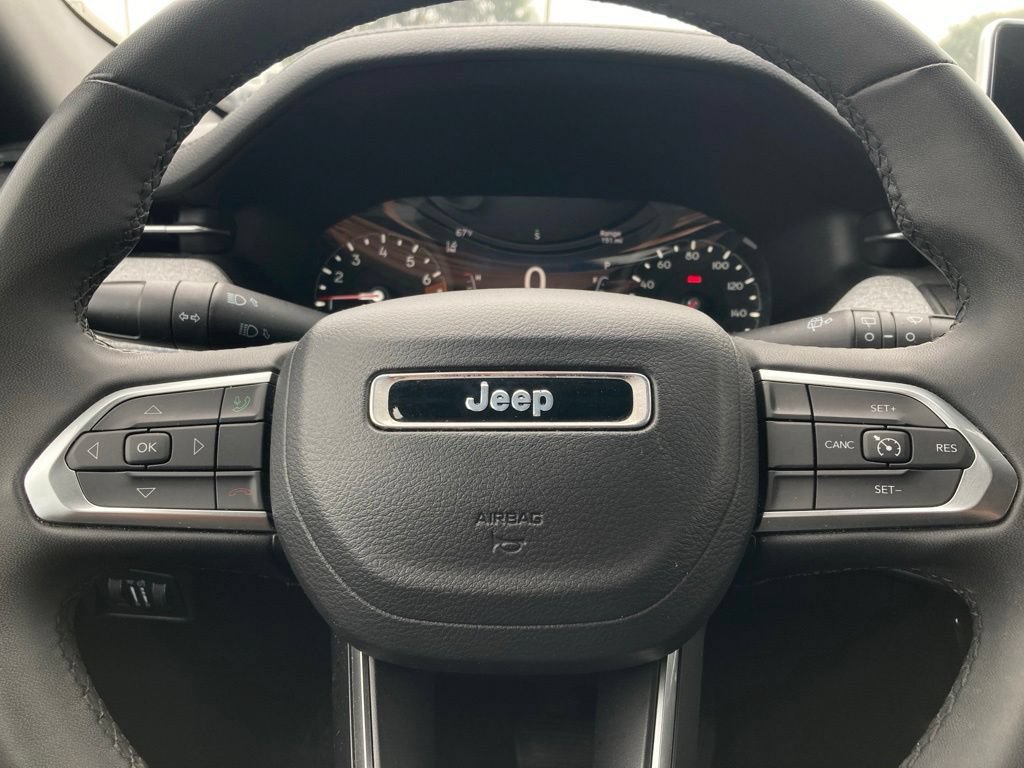 Used 2024 Jeep Compass Latitude AWD/4WD image 18