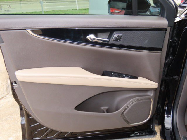 Used 2023 Lincoln Nautilus Reserve image 23