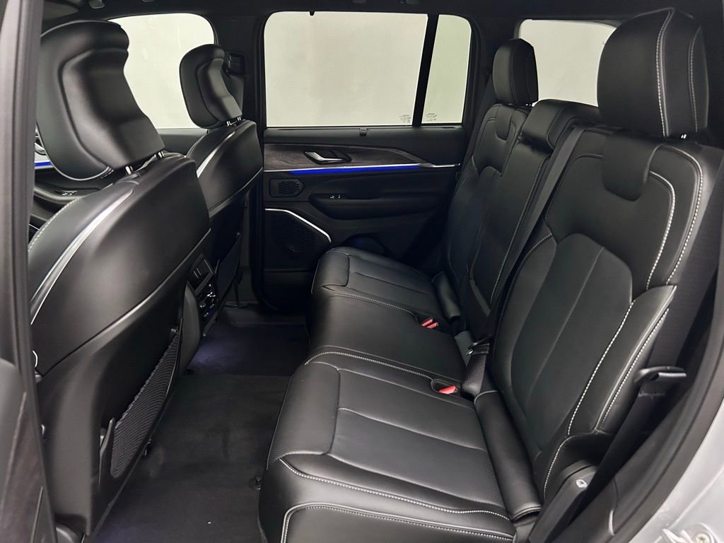 New 2025 Jeep Grand Cherokee Overland w/ Adv Protech Group III image 20