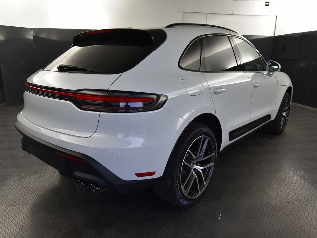 Used 2026 Porsche Macan AWD/4WD image 36