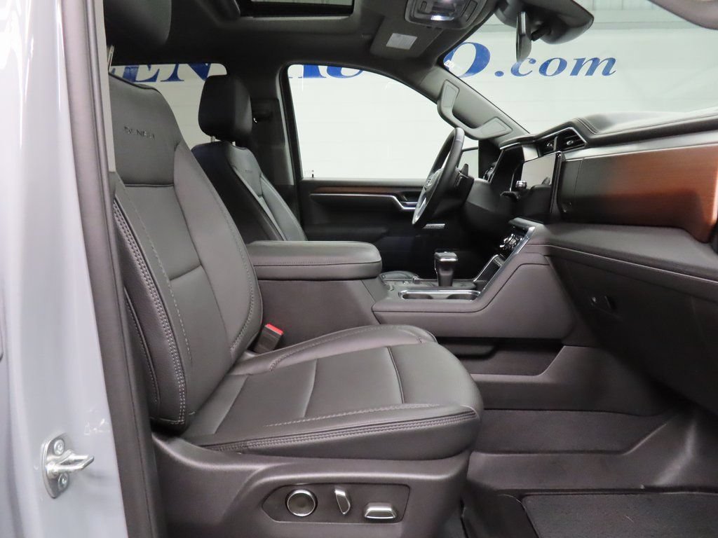 Used 2025 GMC Sierra 1500 Denali AWD/4WD image 30