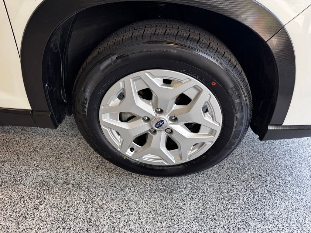 Used 2023 Subaru Forester AWD/4WD image 10