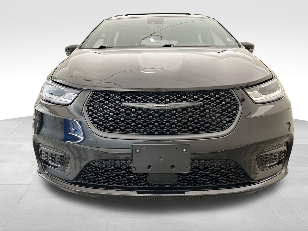 Used 2025 Chrysler Pacifica Limited FWD image 9
