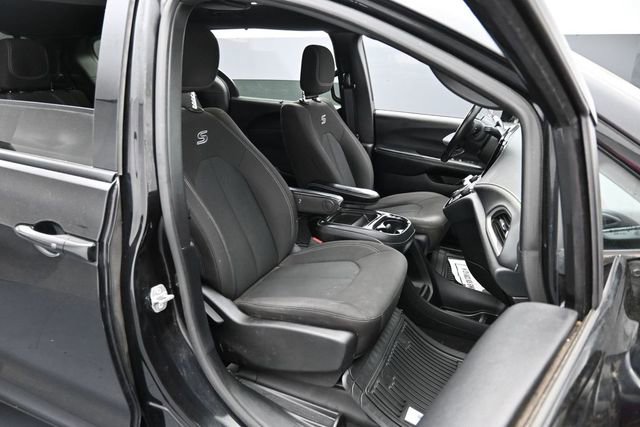 Used 2021 Chrysler Pacifica Touring w/ S Appearance Package FWD image 28