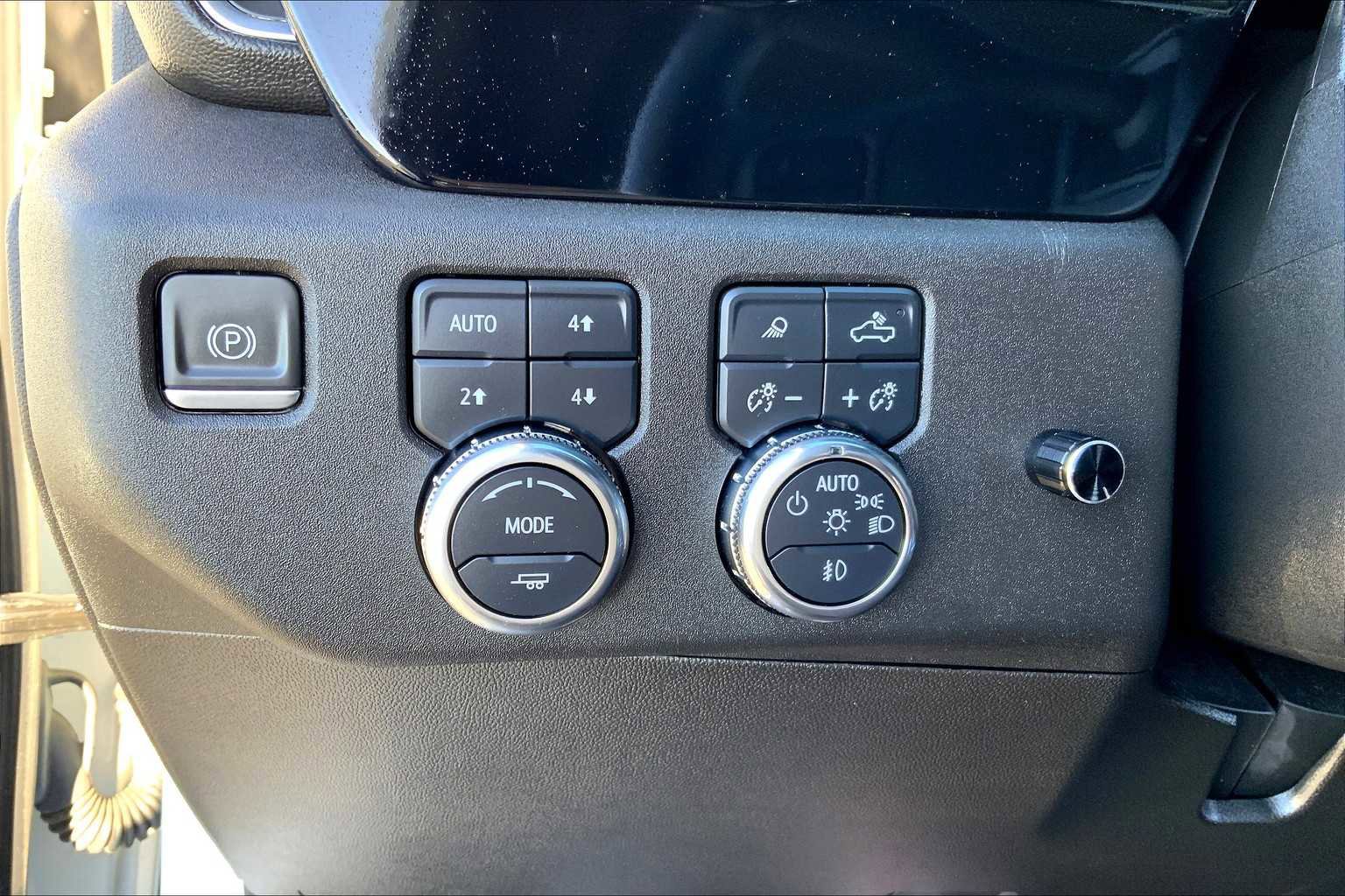 Used 2024 GMC Sierra 2500 SLT w/ SLT Premium Package image 61