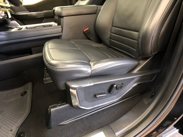 Used 2025 Ford F350 Platinum image 11