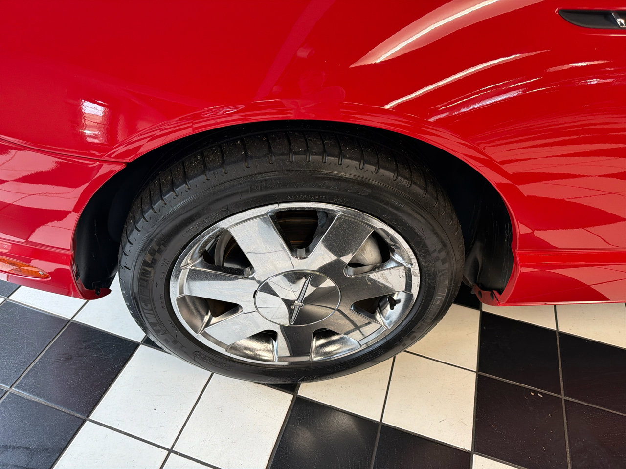 Used 2002 Ford Thunderbird Deluxe image 11