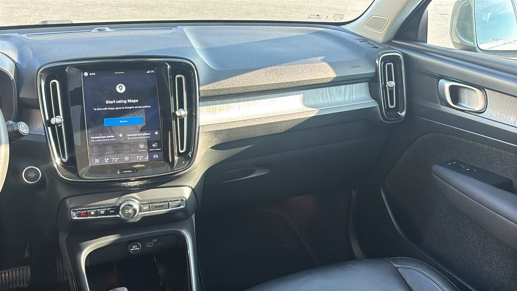Certified 2024 Volvo XC40 B5 Core image 8