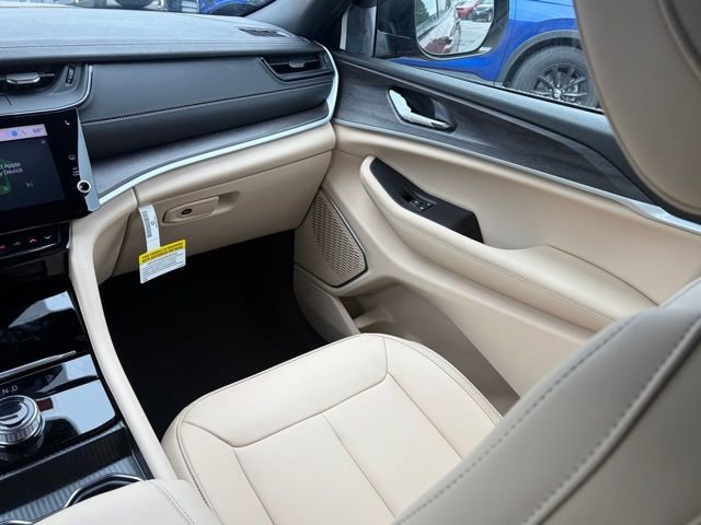 New 2026 Jeep Grand Cherokee Limited AWD/4WD image 36