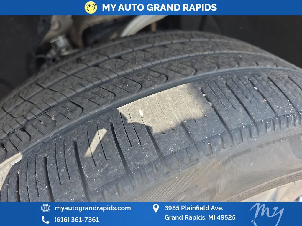 Used 2019 Chevrolet Silverado 1500 High Country w/ Technology Package AWD/4WD image 37