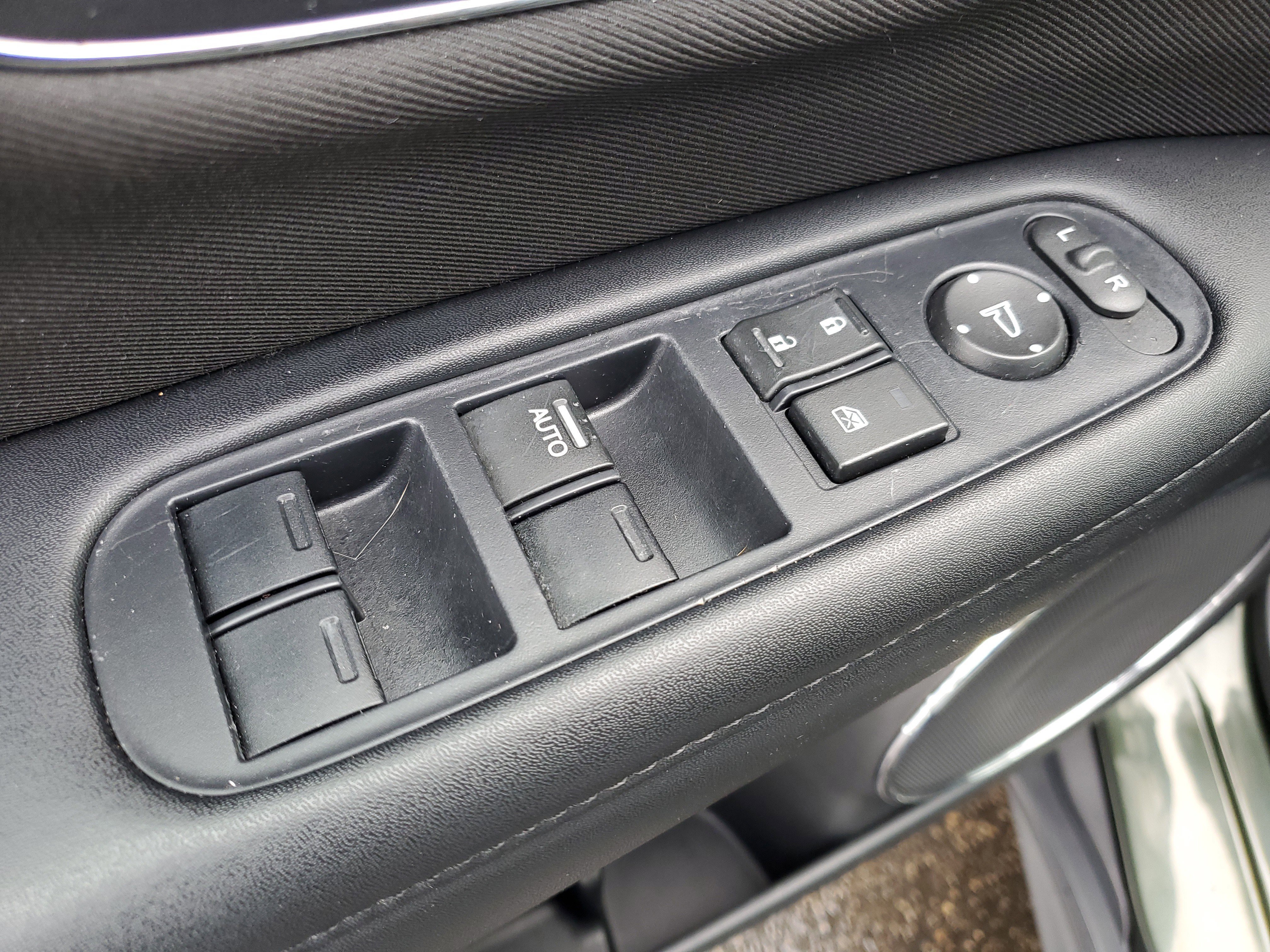 Used 2018 Honda HR-V EX image 18