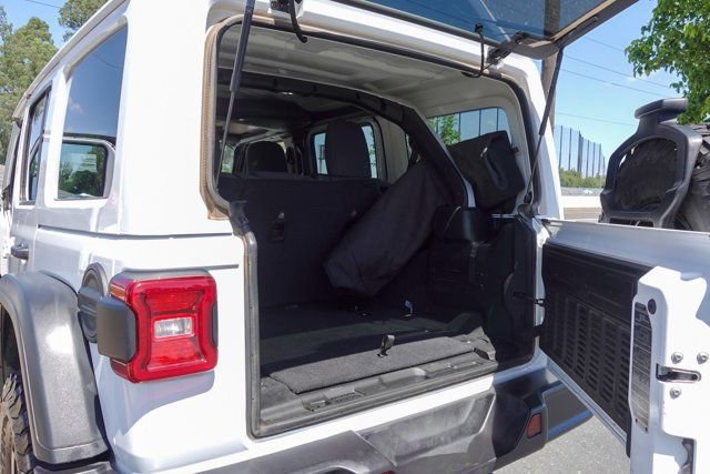 Used 2025 Jeep Wrangler Unlimited Rubicon AWD/4WD image 26