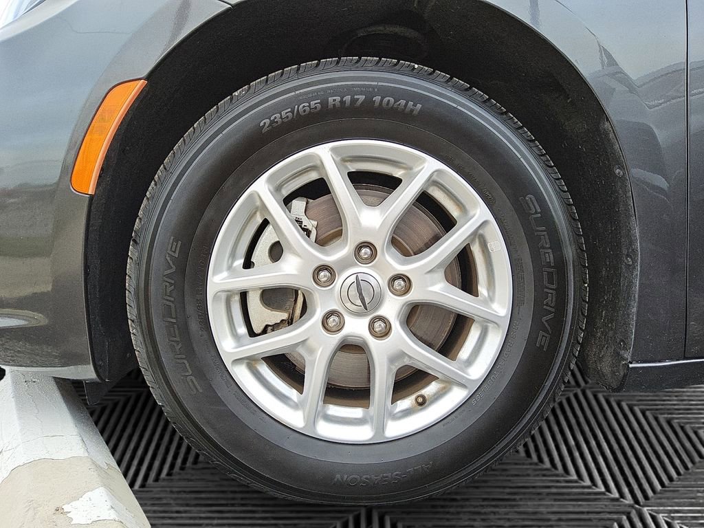 Certified 2023 Chrysler Pacifica Touring-L FWD image 14