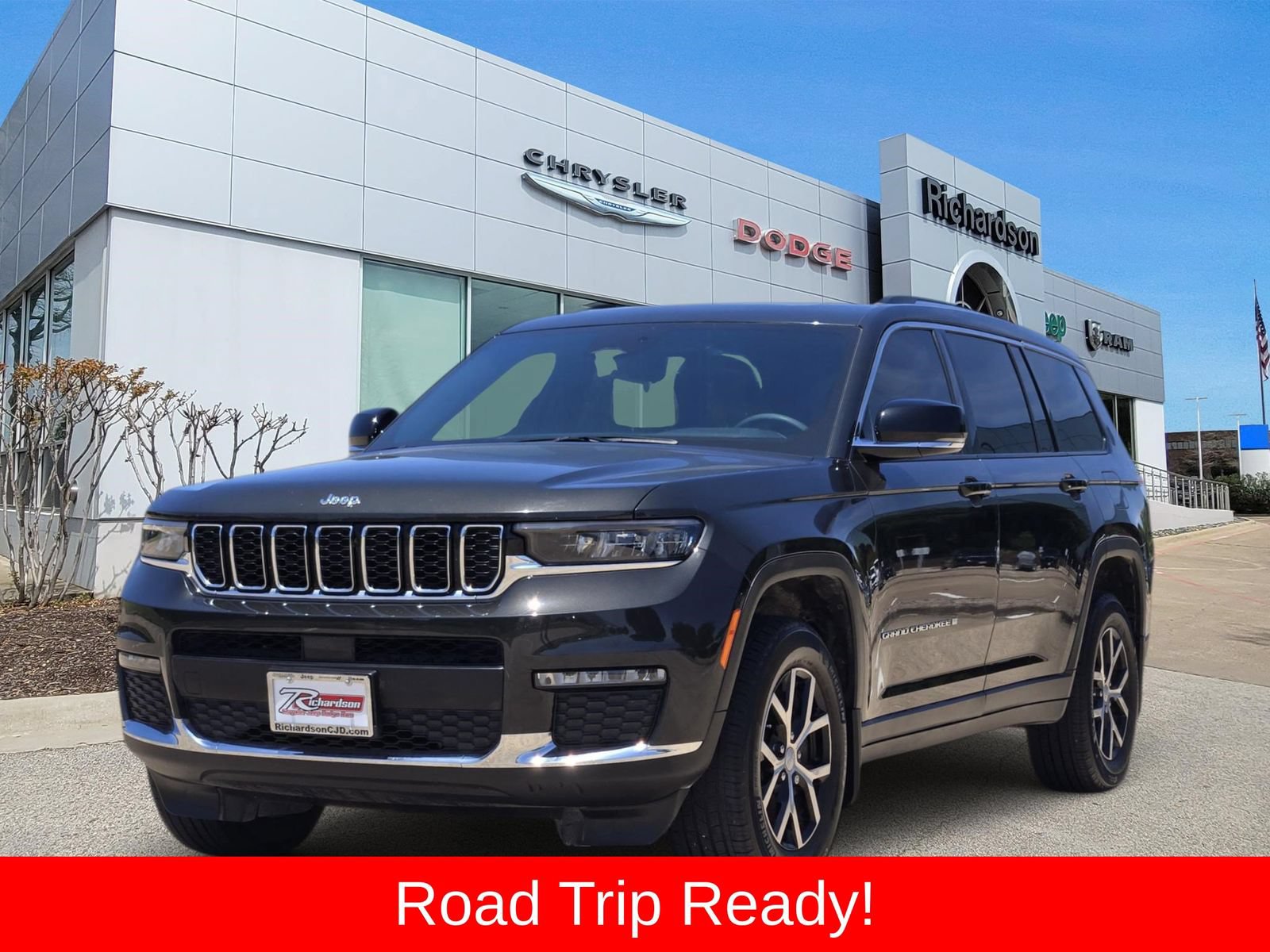 Used 2024 Jeep Grand Cherokee L Limited w/ MOPAR Finishing Package AWD/4WD image 2