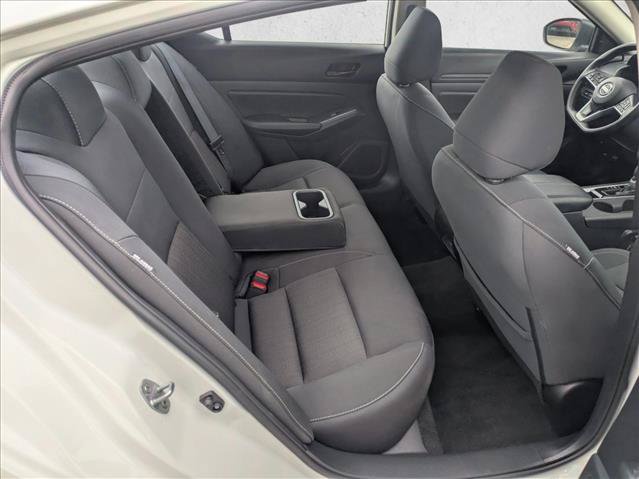 Used 2025 Nissan Altima 2.5 SV FWD image 17